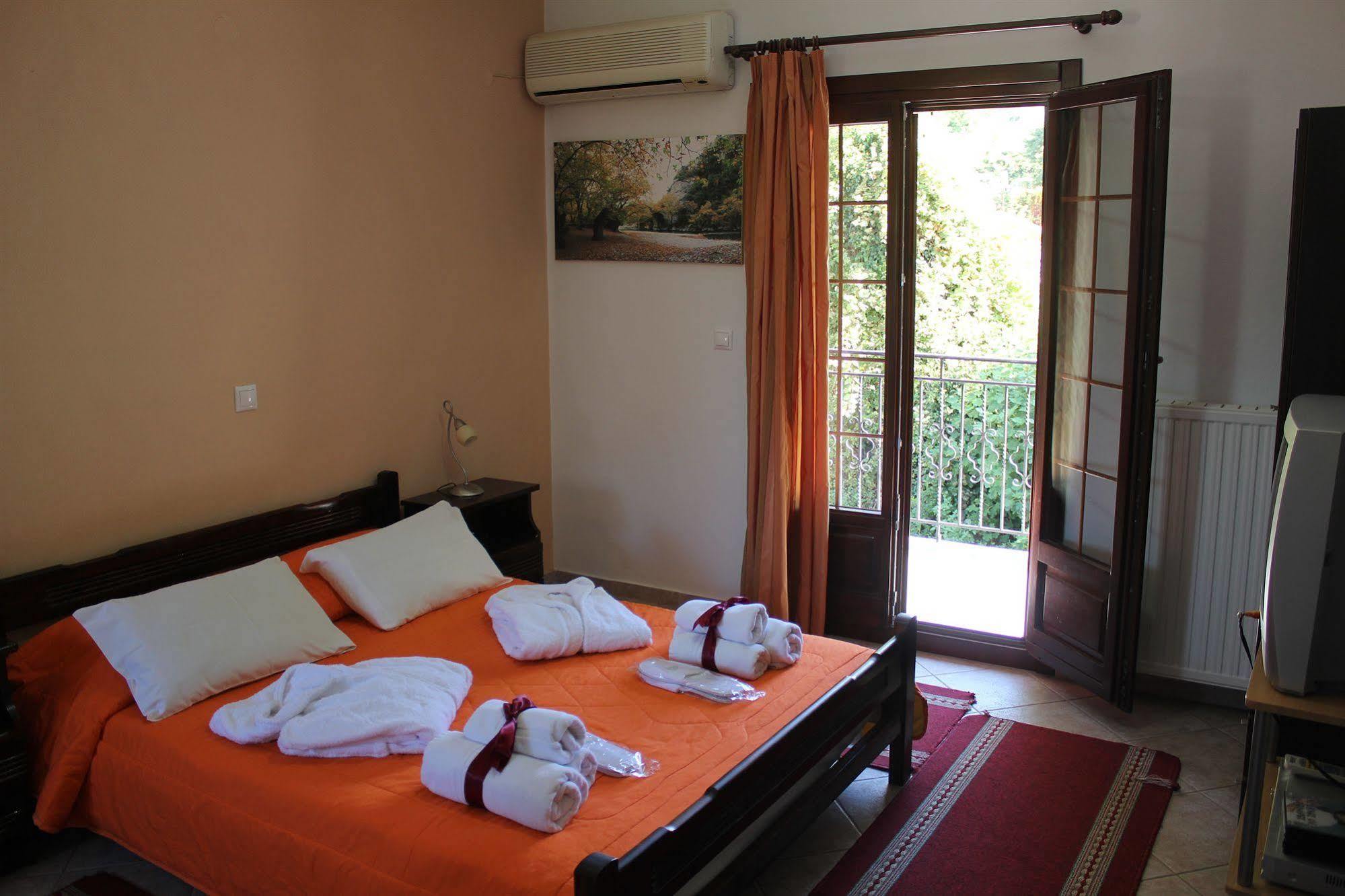 Artemis Apartments โคนิทซา ภายนอก รูปภาพ